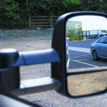 Détail de la lentille divisée double vue sur le rétroviseur de remorquage