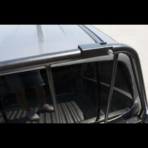 Grille de protection de vitre arrière avec porte tube Toyota Hilux 2015-