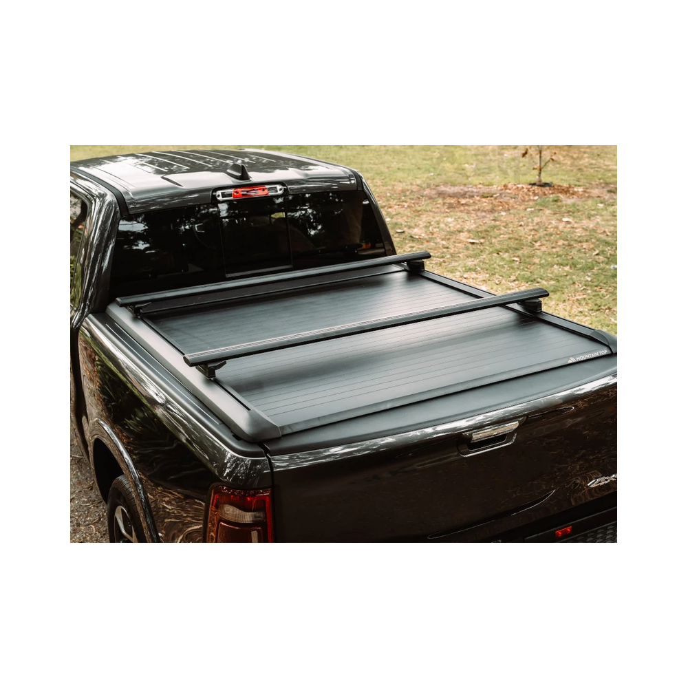 Barres de portage noir Tonneau cover Mountain Top Toyota Hilux 2020-