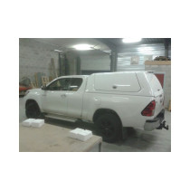 Hard top STARFLEX sans vitre latérale et arrière Toyota Revo 2016- 2 portes a/portes latérales